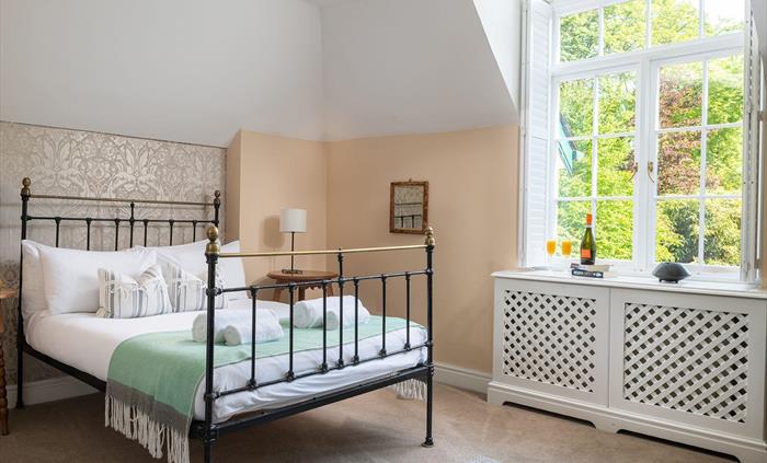 The Cors Country House